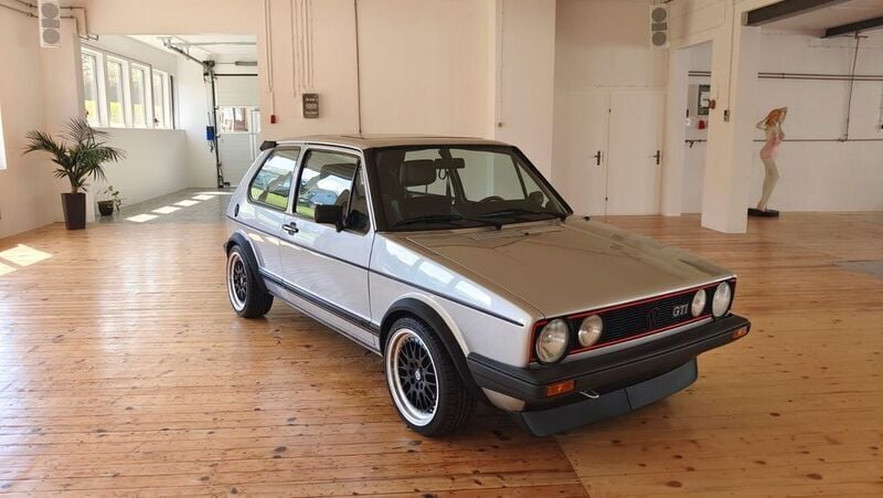 Silber Gebraucht 1983 VW Golf I GTI Kleinwagen | 29.900 € - Bild 1/4