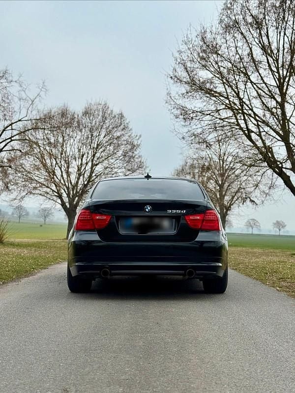 Gebraucht BMW 335 286 PS (210 kW) 2011 Schwarz Limousine