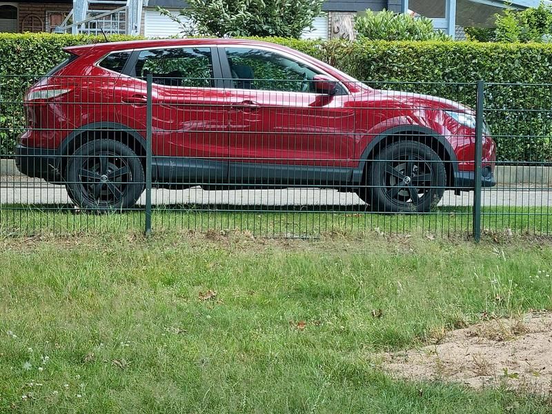 Rot Gebraucht 2017 Nissan Qashqai SUV | 10.000 € (Superpreis) - Bild 1/4