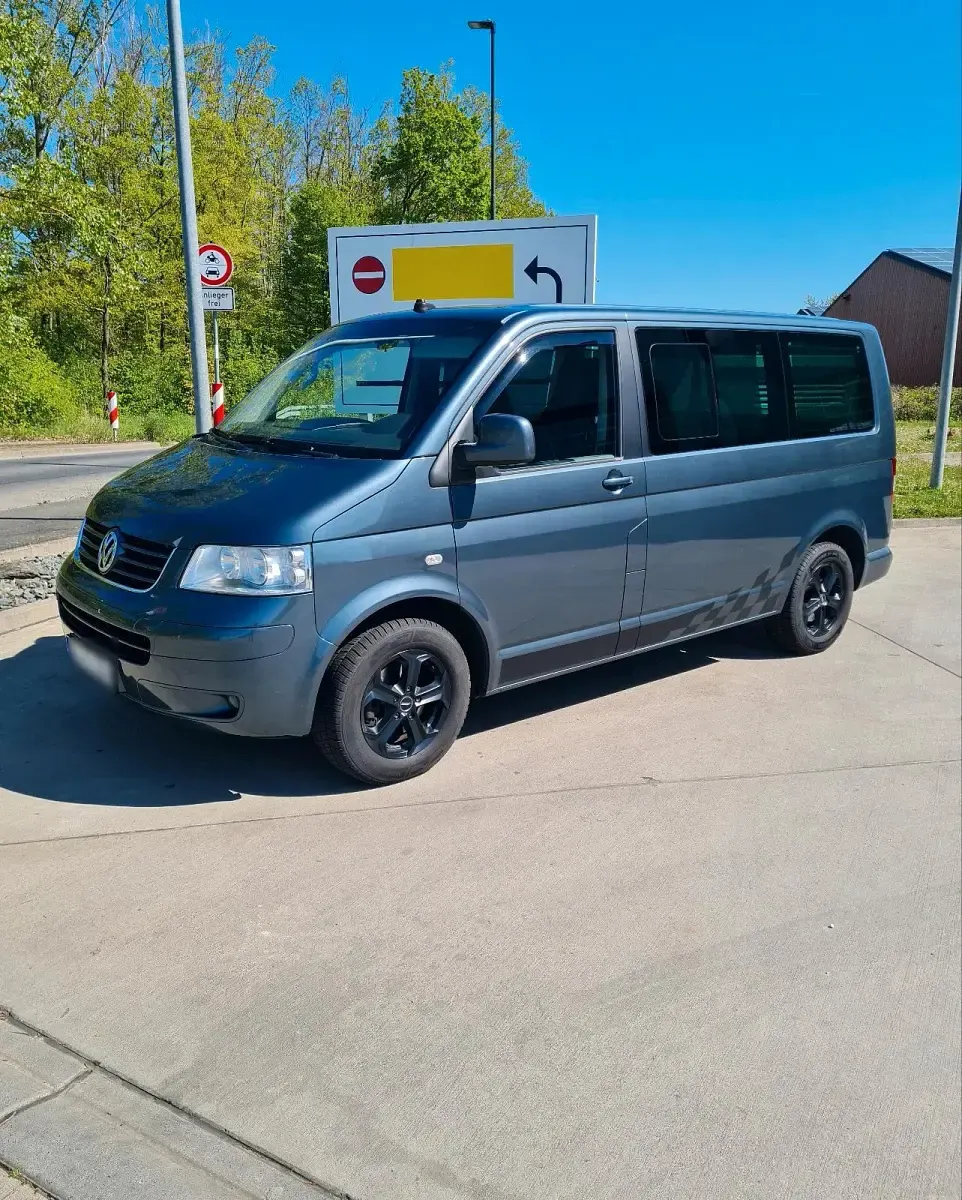 Gebraucht VW Multivan 102 PS (75 kW) 2007 Grau Van / Kleinbus