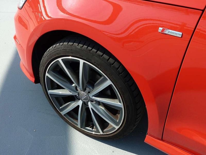 Gebraucht Audi A1 Design 95 PS (69 kW) 2016 Rot Kleinwagen