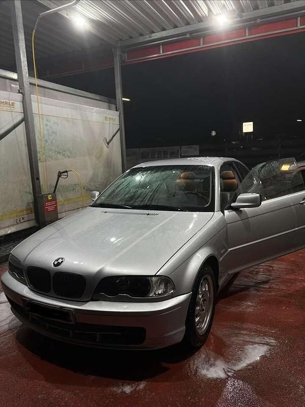 Gebraucht BMW 320 150 PS (110 kW) 1999 Silber Coupé