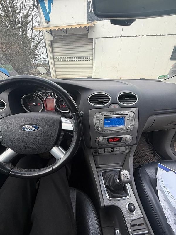 Gebraucht Ford Focus Cabriolet 135 PS (99 kW) 2010 Silber Cabrio