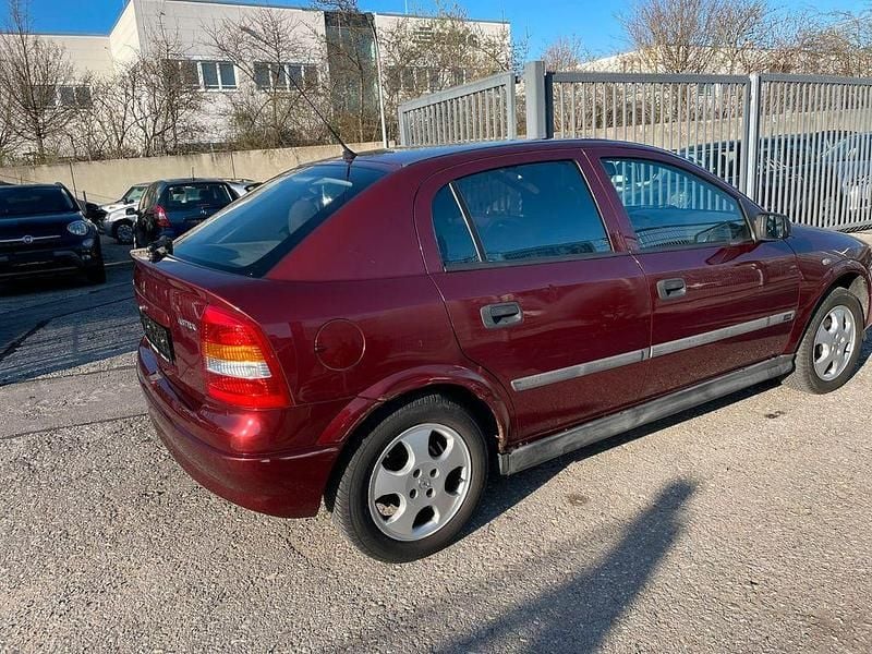 Gebraucht Opel Astra Edition 101 PS (74 kW) 2000 Rot Limousine