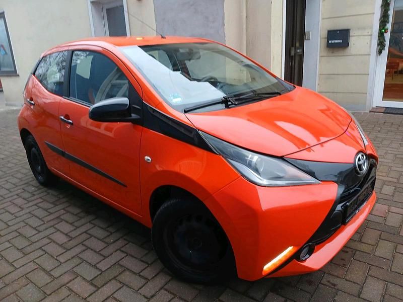 Gebraucht Toyota Aygo X-cite 69 PS (50 kW) 2014 Orange Kleinwagen