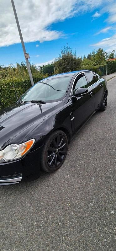 Gebraucht Jaguar XF 211 PS (155 kW) 2011 Schwarz Limousine