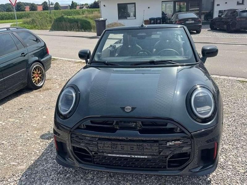Neu Mini John Cooper Works 231 PS (169 kW) 2026 0c6 legend grey metallic Kleinwagen