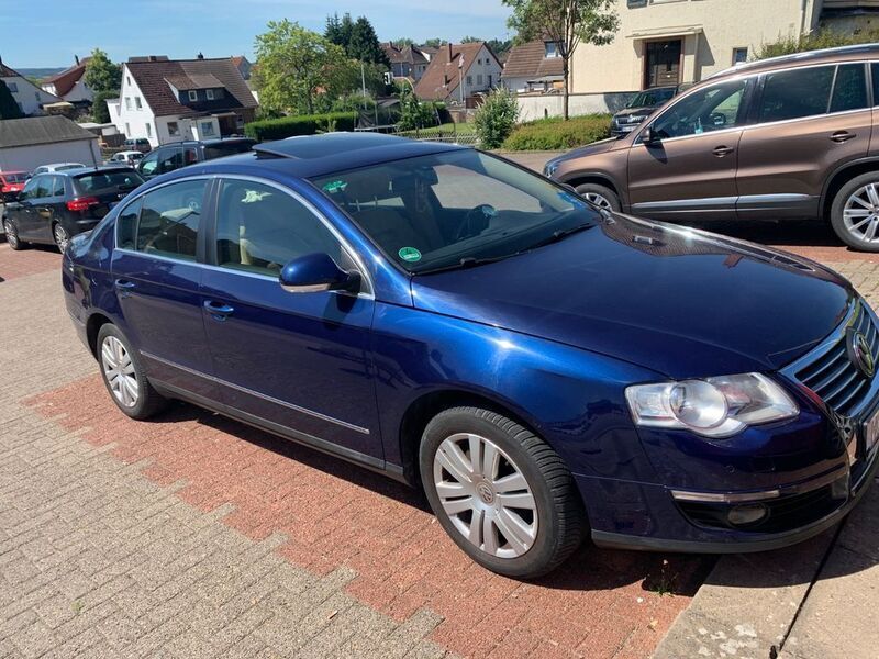 Blau Gebraucht 2005 VW Passat Limousine | 4.000 € (Etwas zu teuer) - Bild 1/4