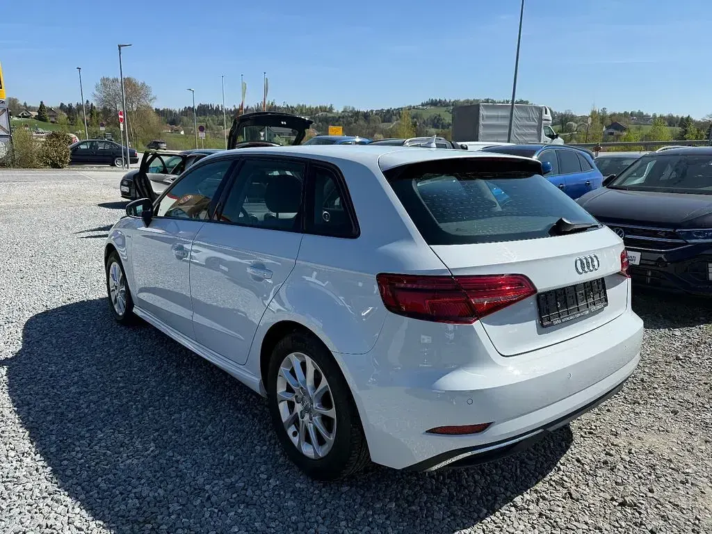 Gebraucht Audi A3 Comfort 150 PS (110 kW) 2017 Weiß Limousine