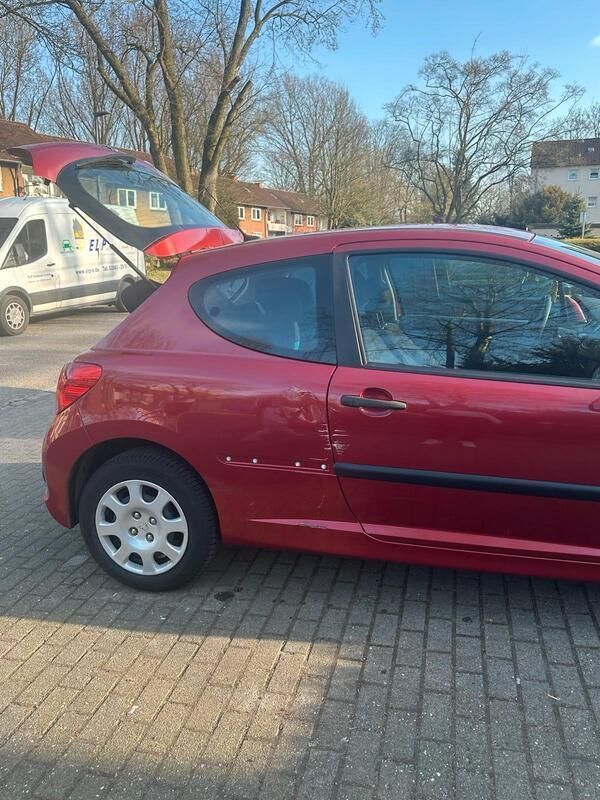 Rot Gebraucht 2007 Peugeot 207 Kleinwagen | 1.300 € (Guter Preis) - Bild 1/4