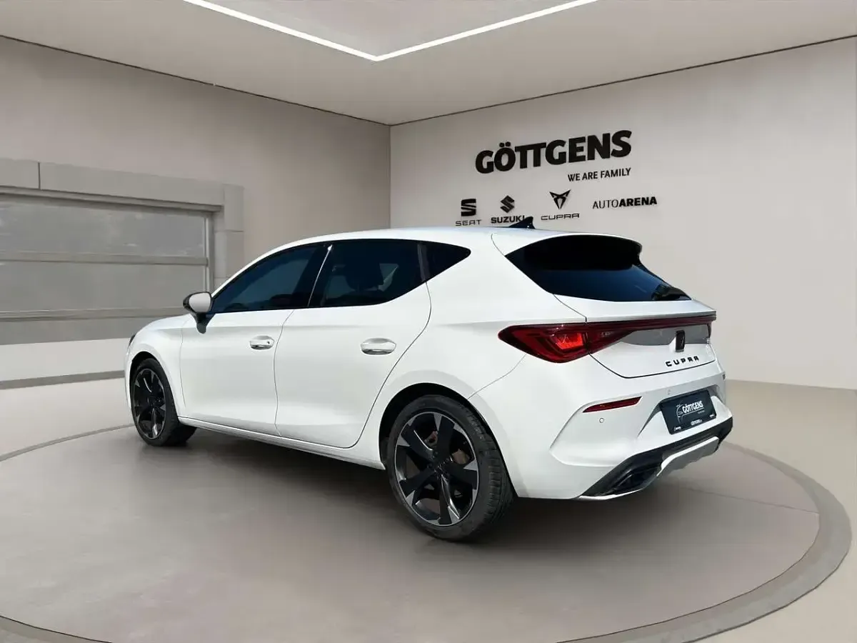 Gebraucht Cupra Leon Basis 150 PS (110 kW) 2024 Weiß Limousine