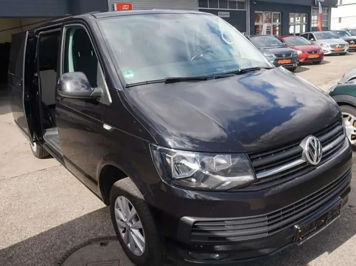 Gebraucht VW Transporter 150 PS (110 kW) 2019 Deep black perleffekt Van