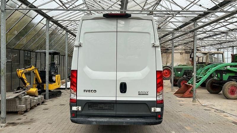 Gebraucht Iveco Daily 155 PS (114 kW) 2019 Limousine