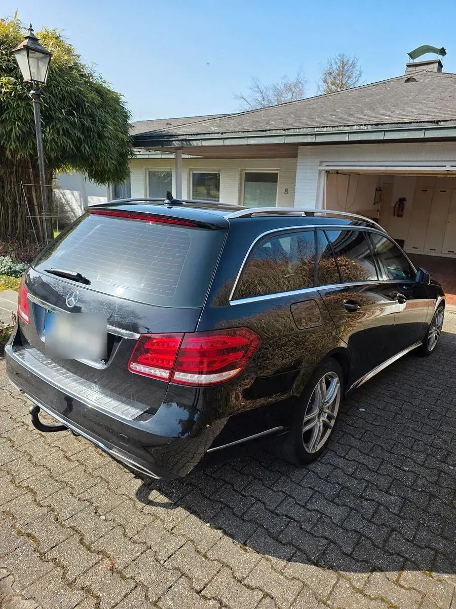 Gebraucht Mercedes E250 204 PS (150 kW) 2014 Schwarz Kombi