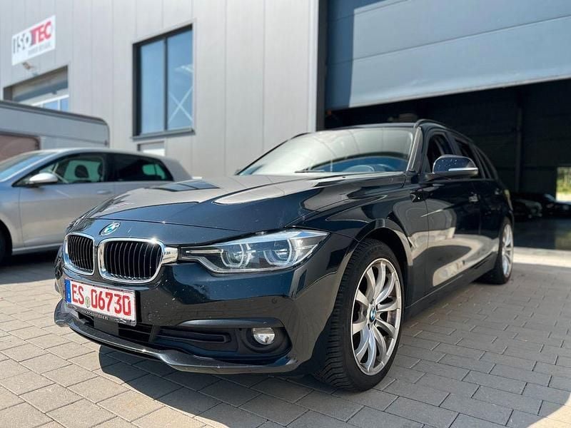 Schwarz Gebraucht 2016 BMW 320 Limousine | 9.987 € (Guter Preis) - Bild 1/4