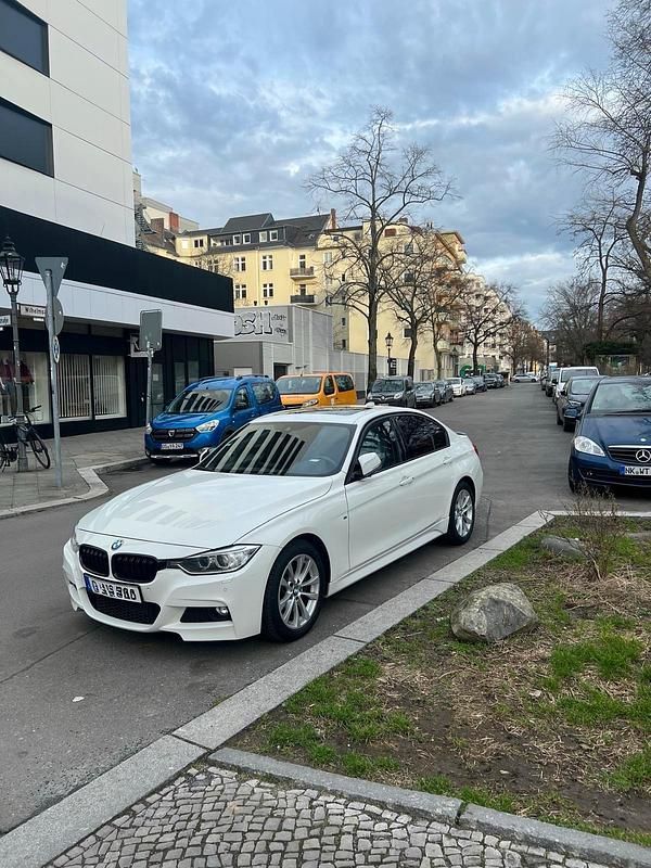 Weiß Gebraucht 2014 BMW 335 M Sport Limousine | 17.500 € (Fairer Preis) - Bild 1/4