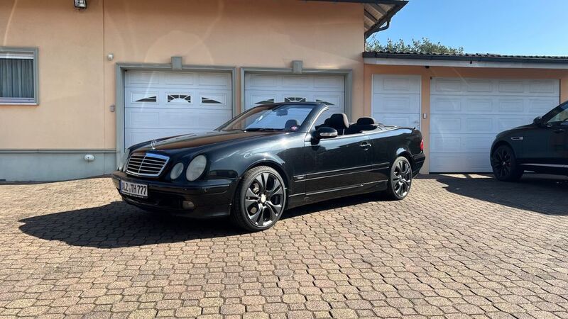 Schwarz Gebraucht 2001 Mercedes CLK230 Avantgarde Cabrio | 5.399 € (Guter Preis) - Bild 1/4
