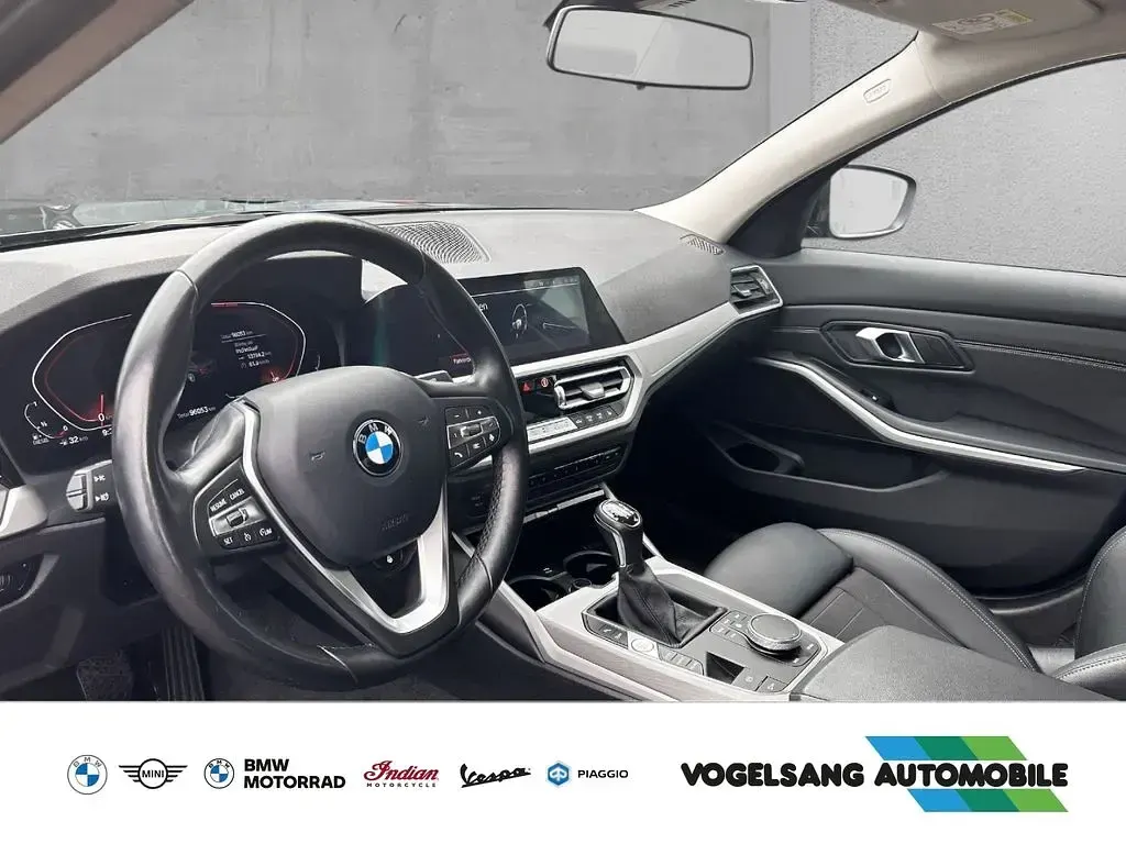 Gebraucht BMW 318 Advantage 150 PS (110 kW) 2022 Schwarz Limousine