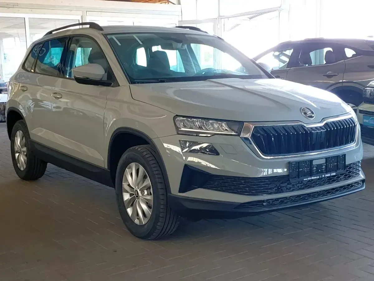 Neu Skoda Karoq Selection 150 PS (110 kW) 2026 Stahlgrau SUV