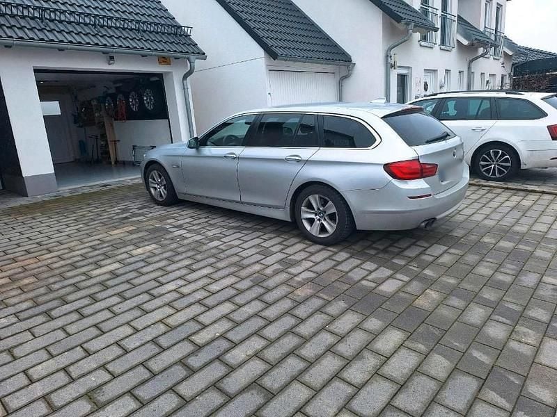 Gebraucht BMW 525 218 PS (160 kW) 2013 Silber Kombi