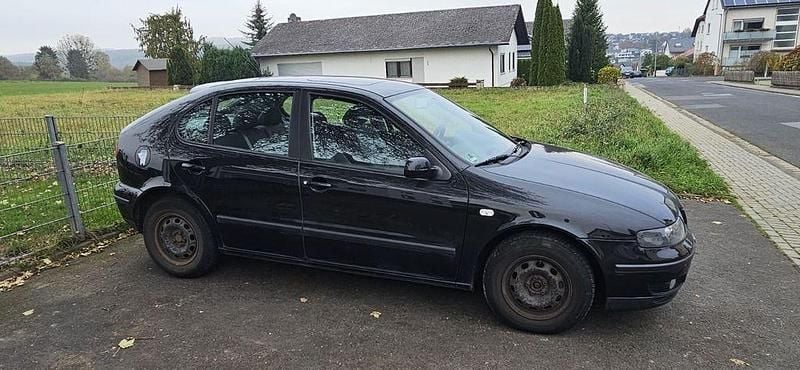 Second-hand Seat Leon 101 CP (74 kW) 2000 Negru Hatchback