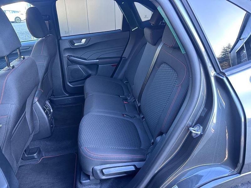 Neu Ford Kuga ST-Line 151 PS (111 kW) 2026 Grau SUV