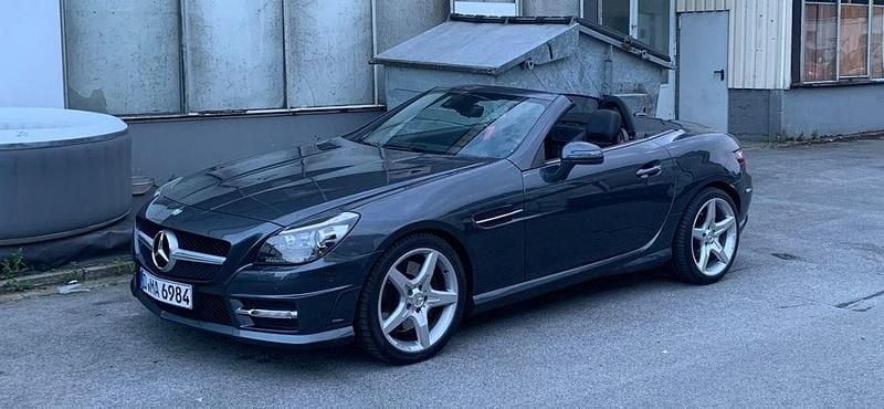Grau Gebraucht 2011 Mercedes SLK250 AMG Cabrio | 18.900 € (Superpreis) - Bild 1/4
