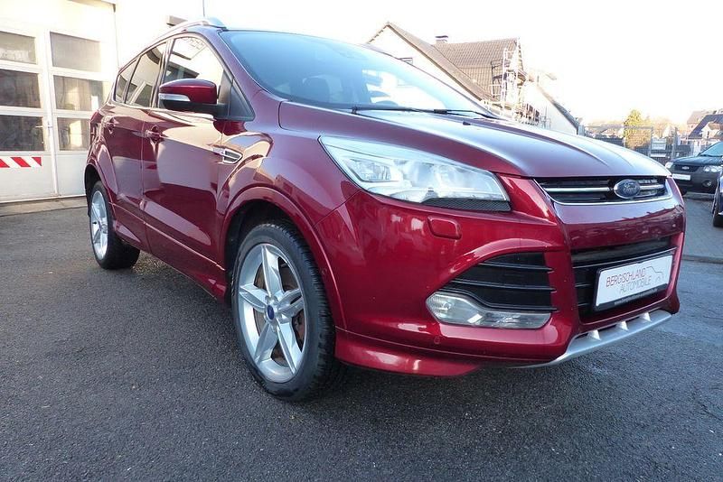 Rot Gebraucht 2016 Ford Kuga Individual SUV | 12.950 € (Guter Preis) - Bild 1/4