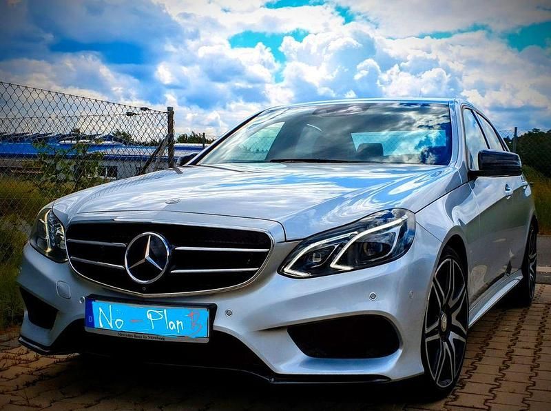 Silber Gebraucht 2015 Mercedes E400 Elegance Limousine | 15.978 € (Superpreis) - Bild 1/1