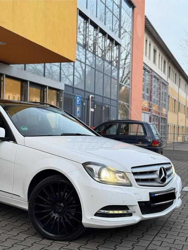 Gebraucht Mercedes C220 170 PS (125 kW) 2013 Weiß Kombi