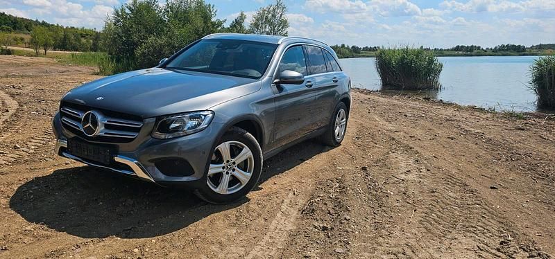 Gebraucht Mercedes GLC250 204 PS (150 kW) 2017 Grau SUV