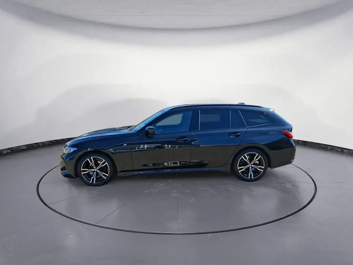 Gebraucht BMW 318 M Sport 150 PS (110 kW) 2024 Kombi