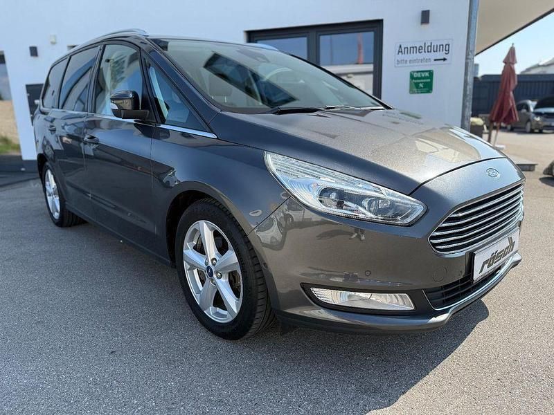 Grau Gebraucht 2017 Ford Galaxy Titanium Van / Kleinbus | 12.300 € (Superpreis) - Bild 1/4