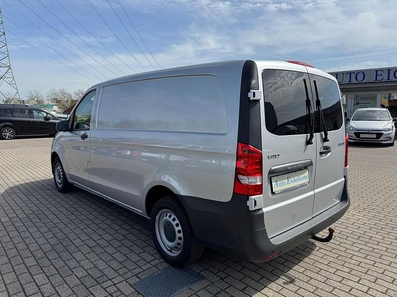 Gebraucht Mercedes Vito 102 PS (75 kW) 2022 Silber Van