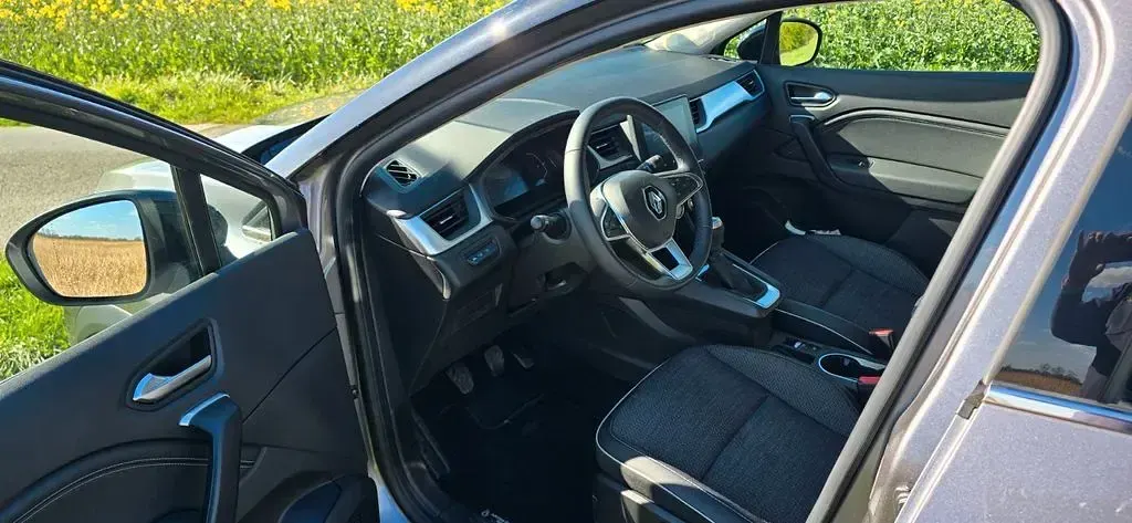 Gebraucht Renault Captur Techno 140 PS (102 kW) 2024 Grau SUV