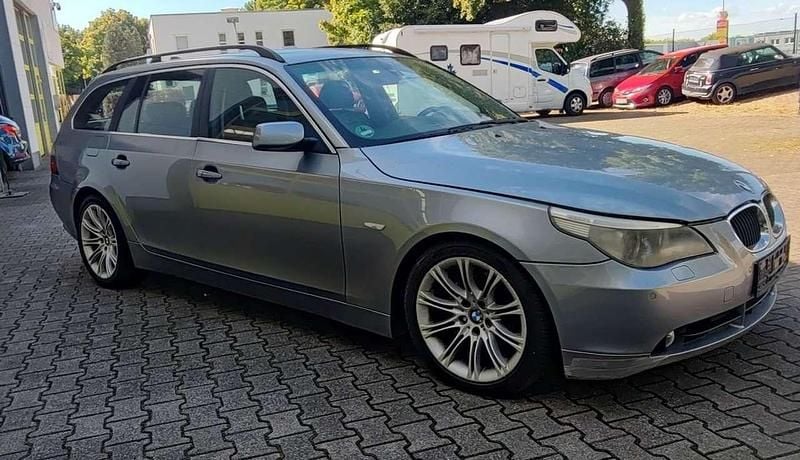 Silber Gebraucht 2005 BMW 530 Kombi | 4.400 € (Guter Preis) - Bild 1/4