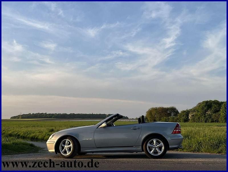 Blau Gebraucht 2002 Mercedes SLK200 Cabrio | 9.980 € - Bild 1/4