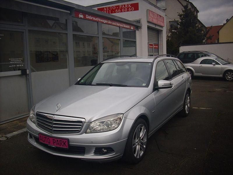 Gebraucht Mercedes C220 170 PS (125 kW) 2009 Silber Limousine