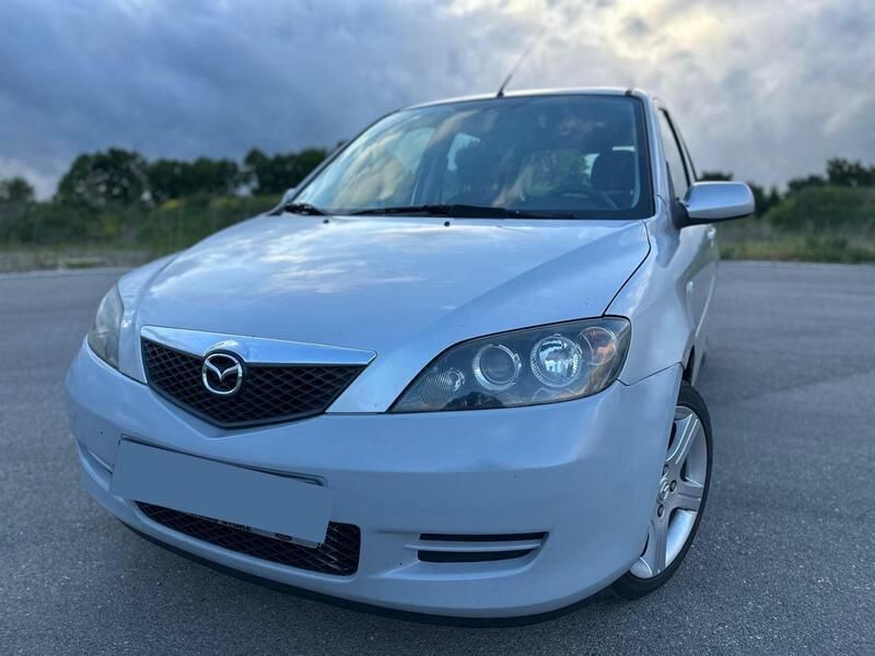 Silber Gebraucht 2006 Mazda 2 Kleinwagen | 600 € (Guter Preis) - Bild 1/4