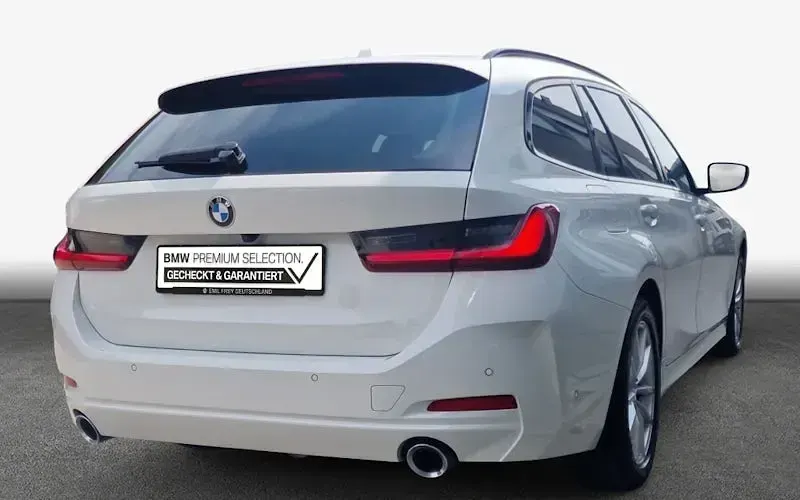 Gebraucht BMW 320 Sport Line 190 PS (139 kW) 2023 Weiß Kombi