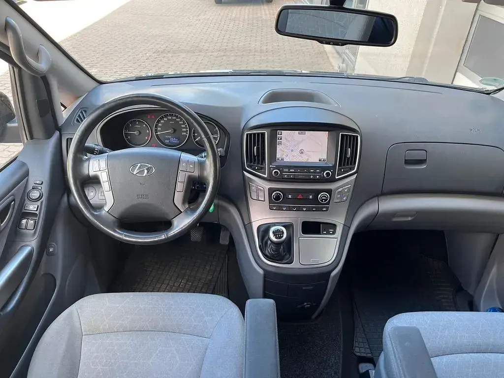 Gebraucht Hyundai H-1 Trend 136 PS (100 kW) 2019 Schwarz Van / Kleinbus