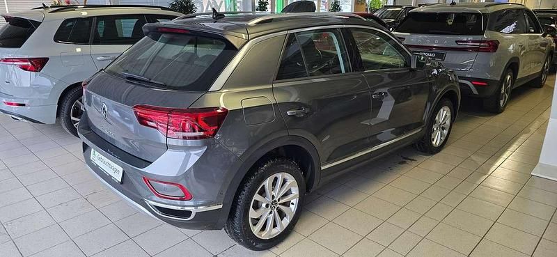 Gebraucht VW T-Roc Style 150 PS (110 kW) 2024 Indiumgrau metallic SUV