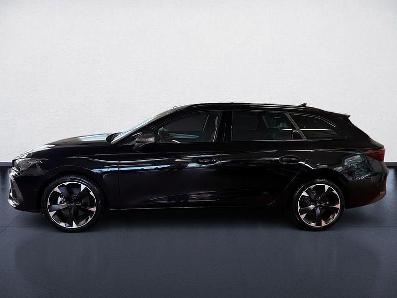 Gebraucht Cupra Leon 150 PS (110 kW) 2025 Midnight schwarz metallic Kombi