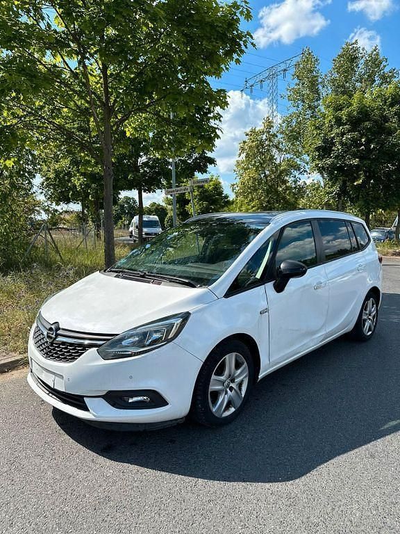 Gelb Gebraucht 2017 Opel Zafira Active Van / Kleinbus | 4.999 € (Superpreis) - Bild 1/4