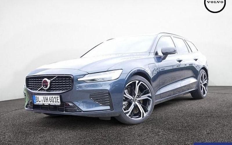Gebraucht Volvo V60 Plus 455 PS (334 kW) 2024 Blau Kombi