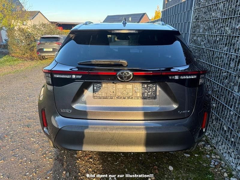 Neu Toyota Yaris Cross Style 131 PS (96 kW) 2025 SUV