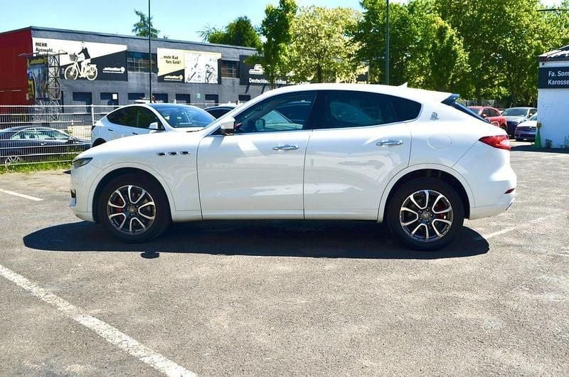 Gebraucht Maserati Levante 275 PS (202 kW) 2017 Weiß SUV