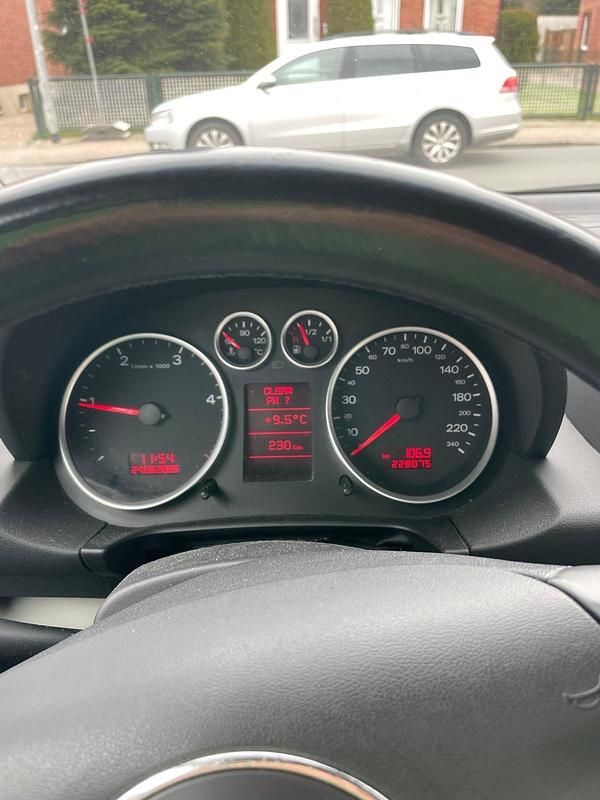 Second-hand Audi A2 75 CP (55 kW) 2004 Albastru Hatchback