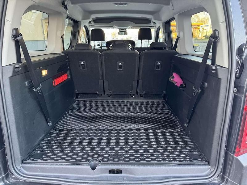 Gebraucht Citroën Berlingo 131 PS (96 kW) 2024 Schwarz Van / Kleinbus