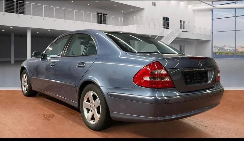 Gebraucht Mercedes E320 Avantgarde 224 PS (164 kW) 2002 Blau Limousine